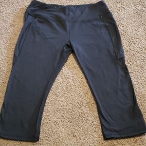 Calia Capri Leggings